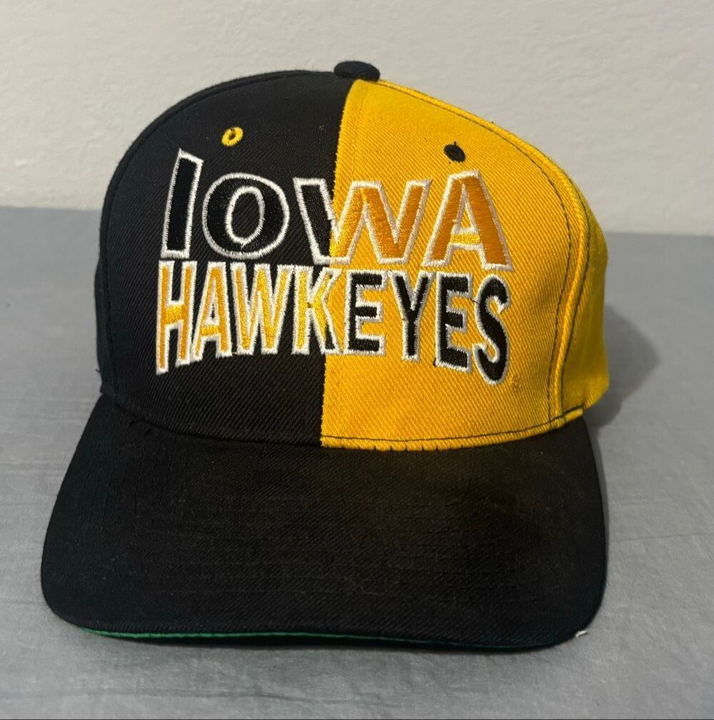 Vintage ANNCO Hat Iowa Hawkeyes 1990s Snapback Black and Yellow